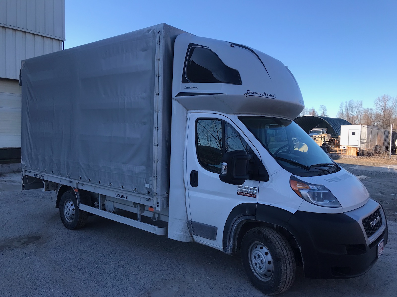 Box truck Curtain Side (1)
