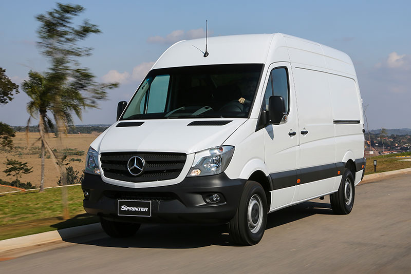 mercedes-benz-sprinter-van-full-white-side (1)